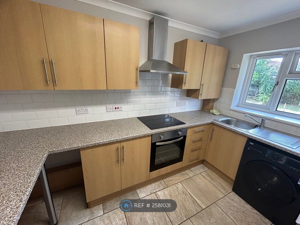 Property photo 1 of 9 Kitchen
