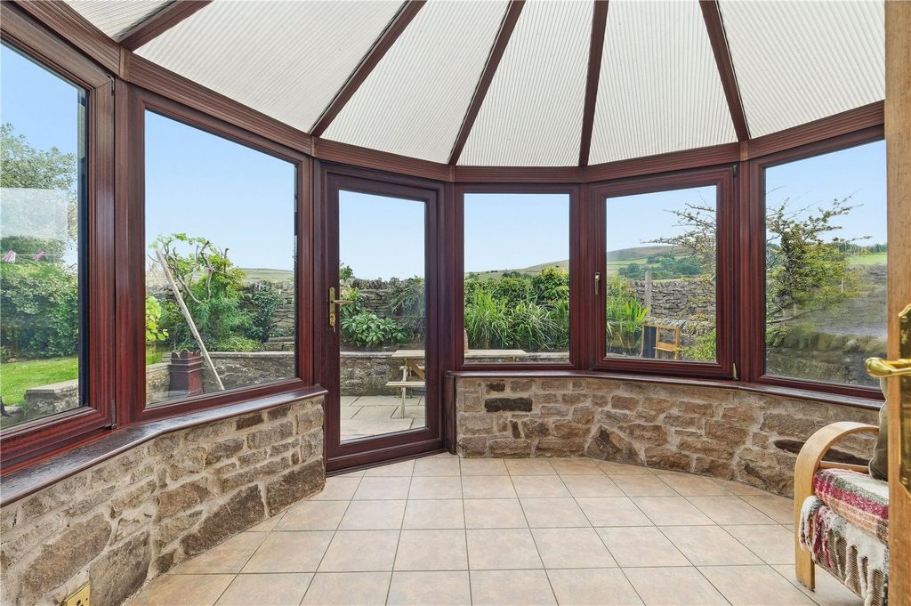 Property photo 3 of 22 Conservatory