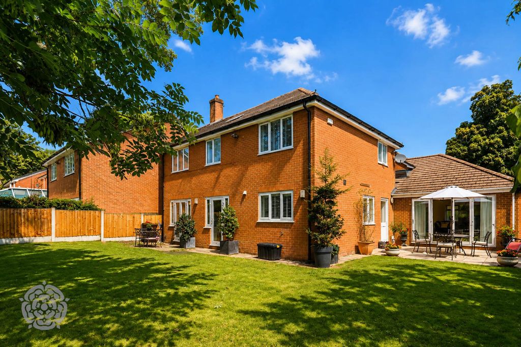 Property photo 2 of 34