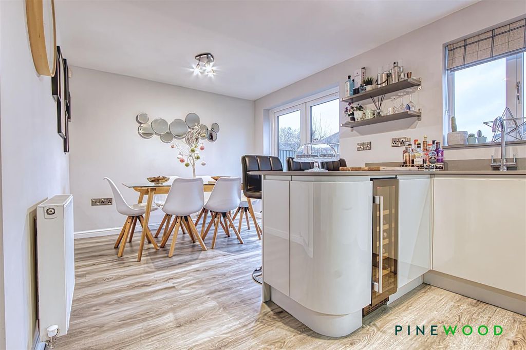 Property photo 3 of 37 Kitchen Diner