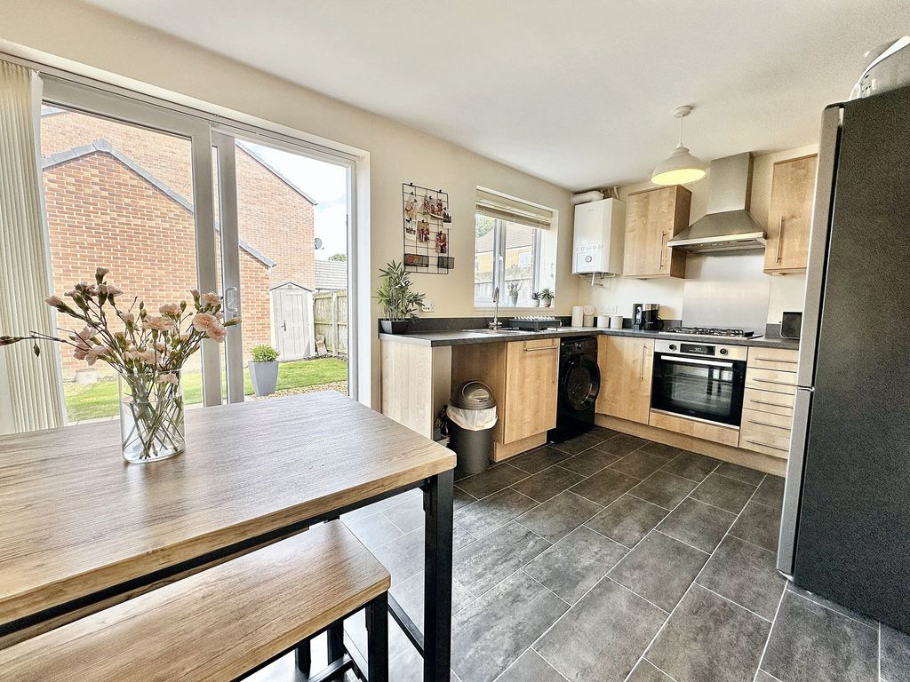 Property photo 2 of 13 Dining Kitchen