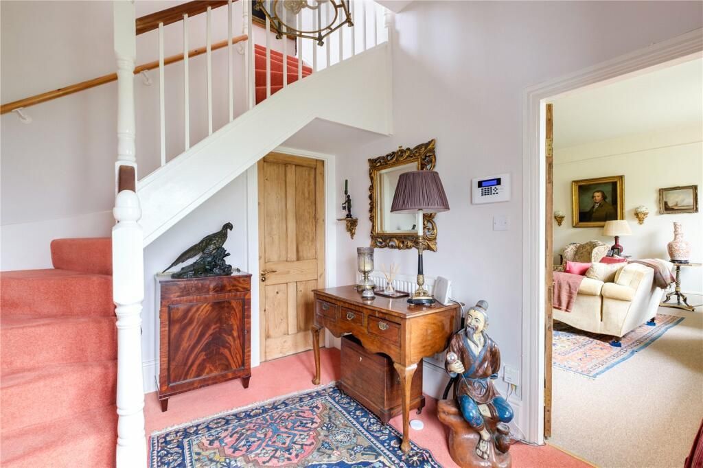 Property photo 3 of 25 Hall