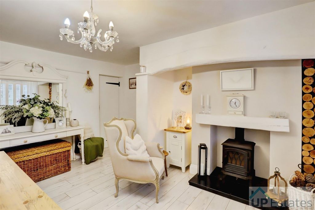 Property photo 3 of 21 Dining Room