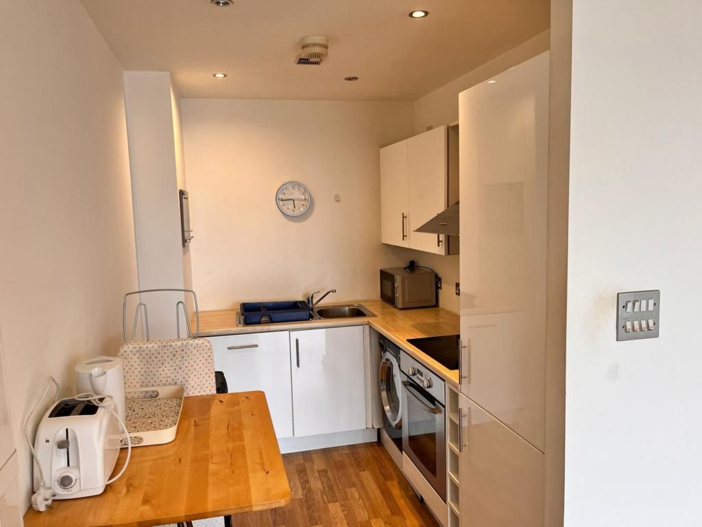 Property photo 3 of 6 Kitchen