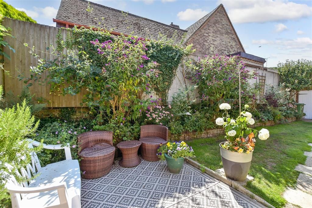 Property photo 3 of 18 Patio / Decking