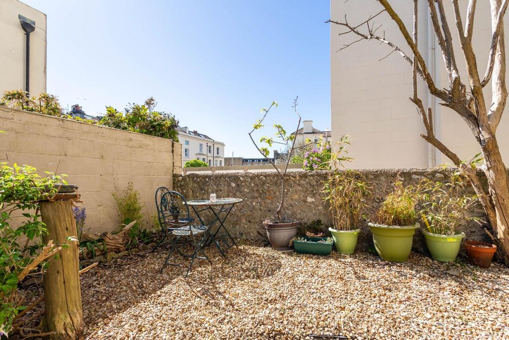 Property photo 3 of 19 St Aubyns-18.Jpg