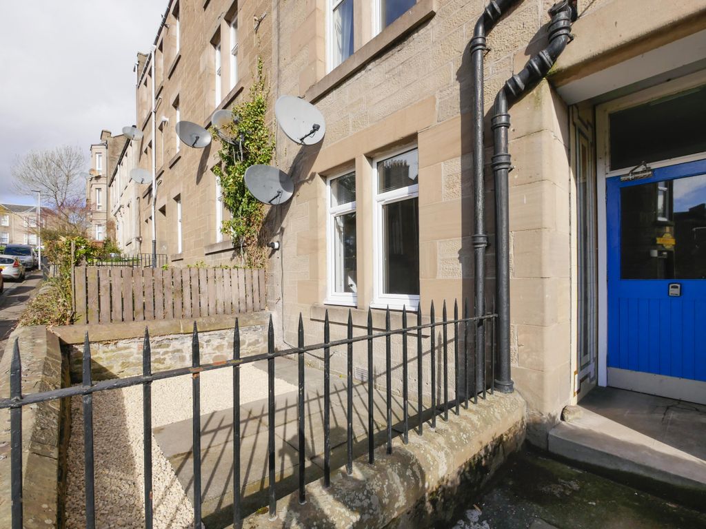 Property photo 2 of 11