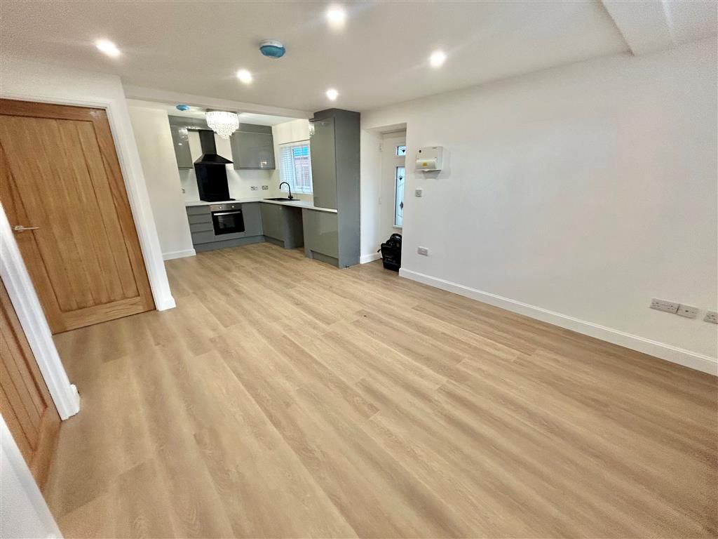 Property photo 2 of 11 Image