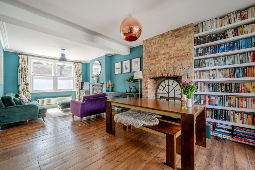 Property photo 2 of 17 1465840-11-6A1038...