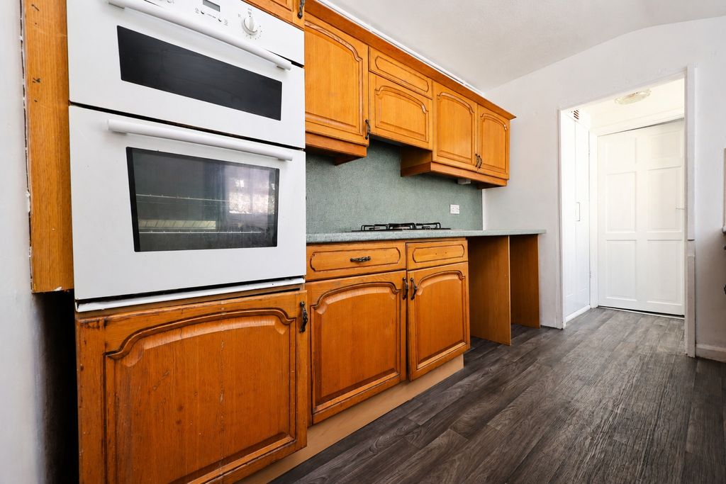 Property photo 2 of 19 5378242
