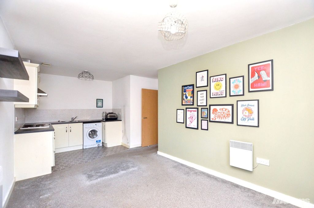 2 bed flat for saleLockfield, Runcorn WA7 photo 4