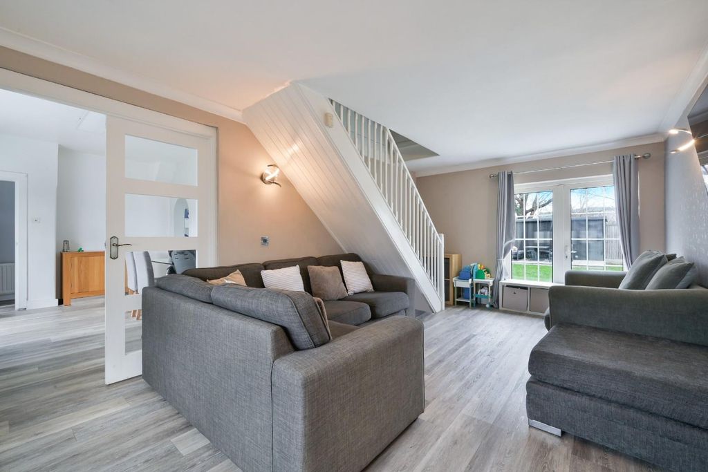 Property photo 3 of 16 Hamilton Avenue