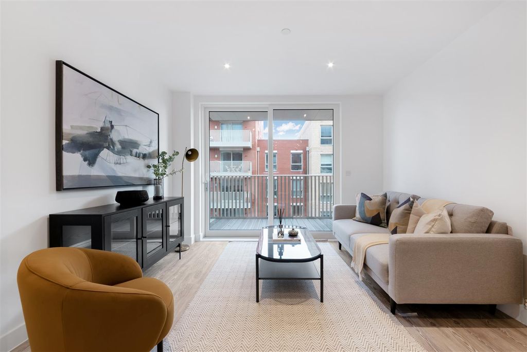 Property photo 1 of 11 6