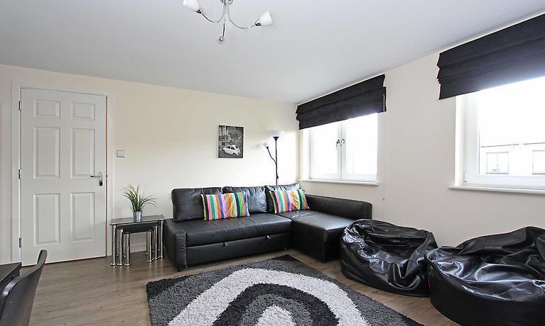 Property photo 2 of 7 Photo 2