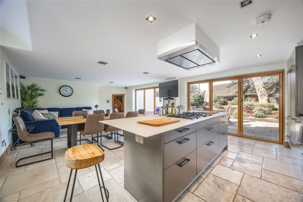 Property photo 2 of 15 Kitchen/Dining
