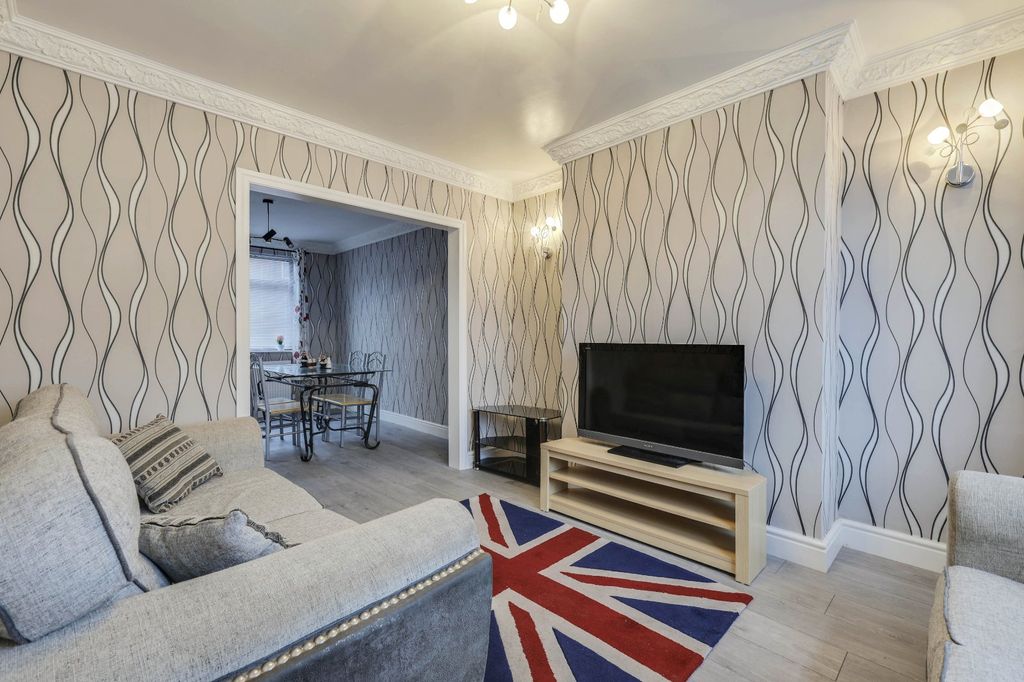 Property photo 3 of 14 Picture No. 02