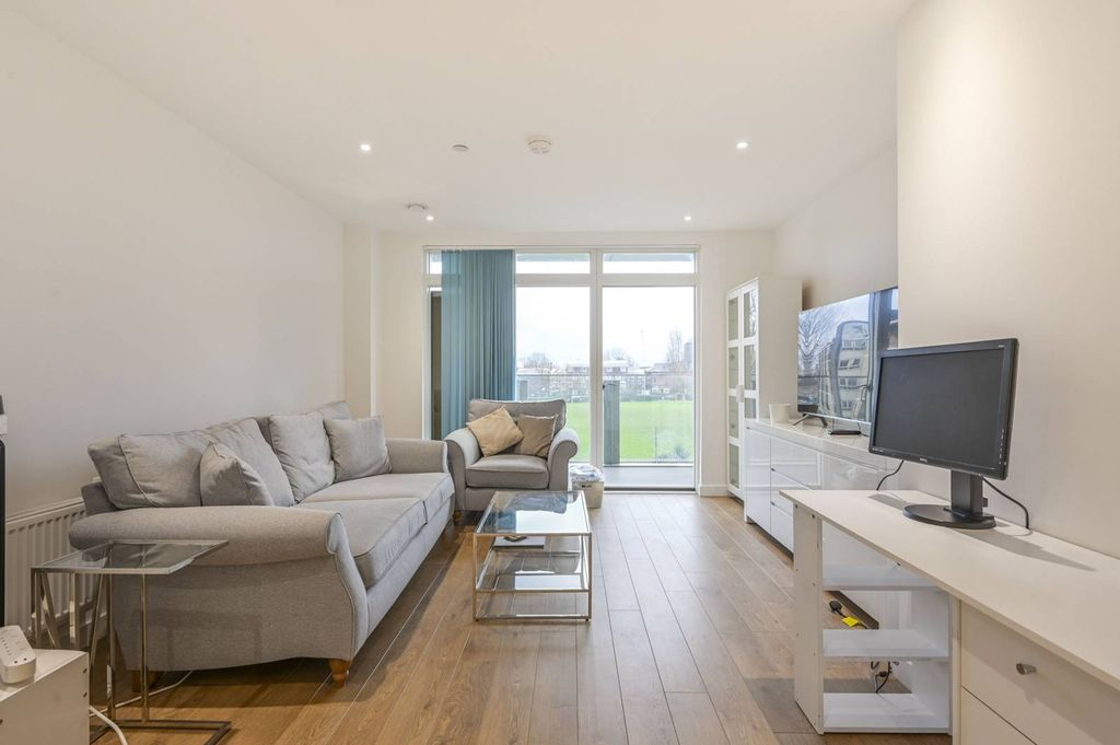 Property photo 1 of 9