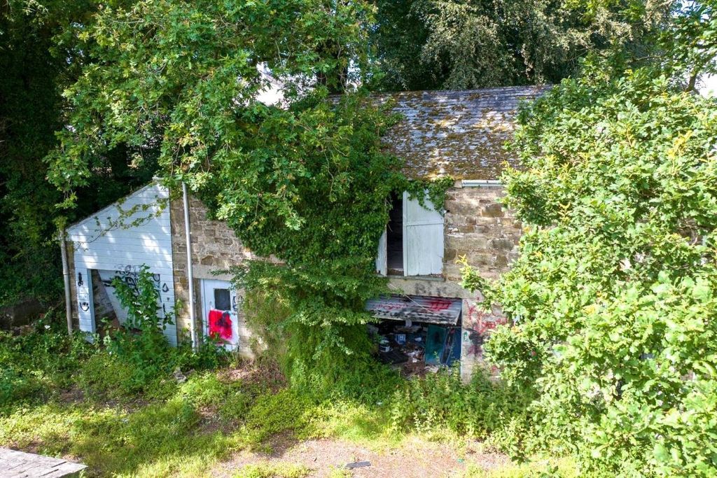 Property photo 2 of 8