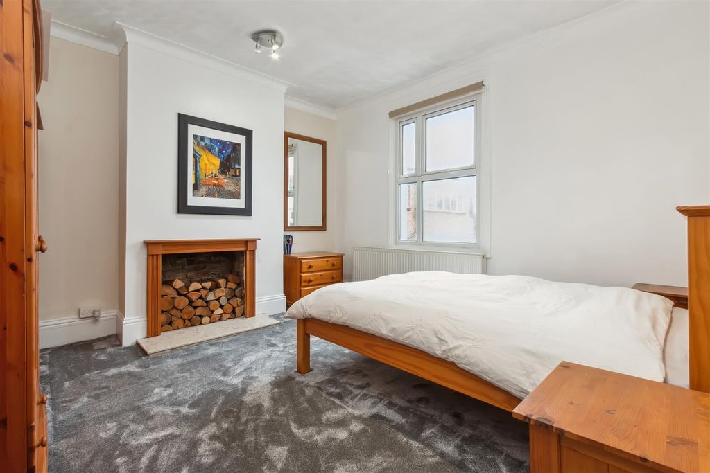 Property photo 3 of 10 Kingston Road Sw19 Bedroom 3.