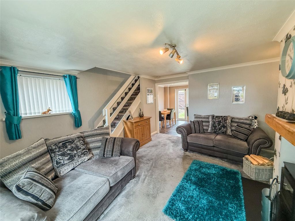 Property photo 2 of 14 Lounge