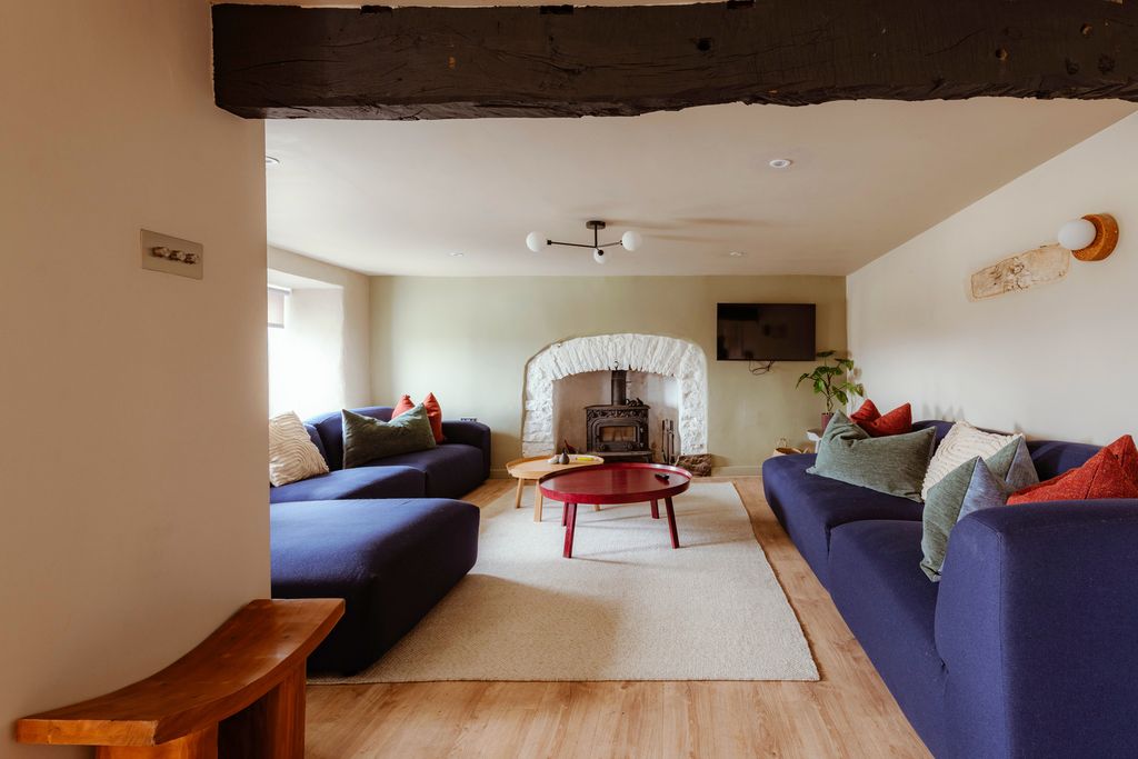 Property photo 3 of 21 334143 - Live.Jpg
