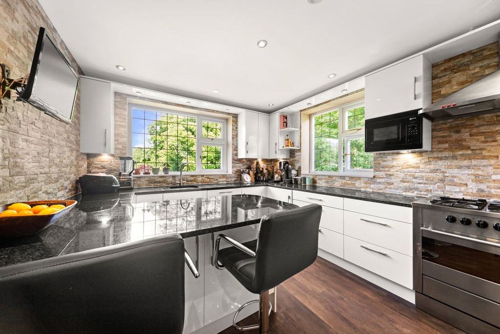 Property photo 2 of 15 Picture No. 43