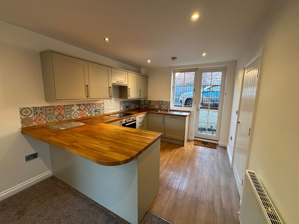 Property photo 2 of 10 Picture No. 13