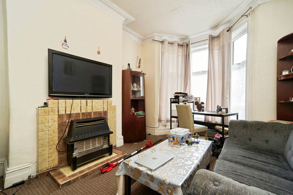 Property photo 2 of 16