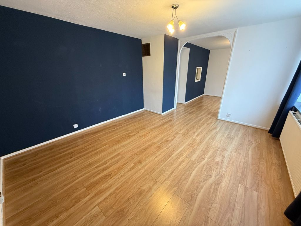 Property photo 2 of 13 5433792