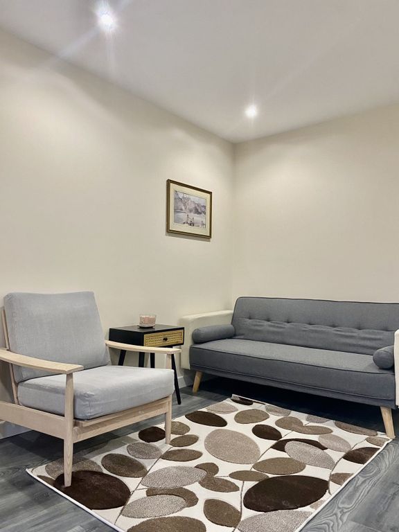 Property photo 1 of 11 721A 6