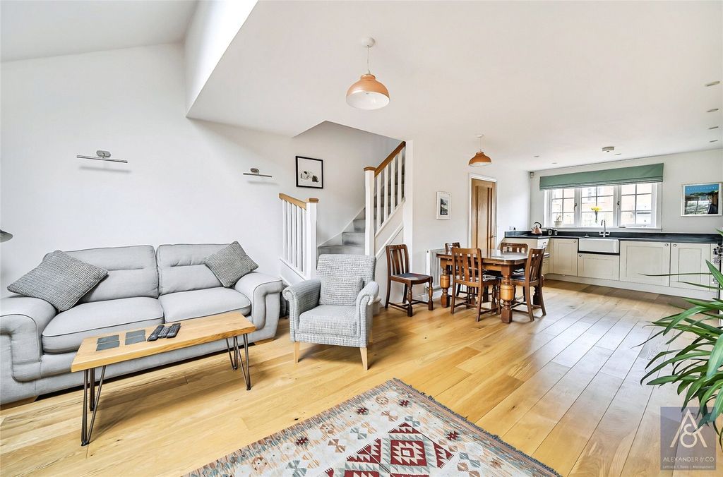 Property photo 2 of 22 Picture No. 30