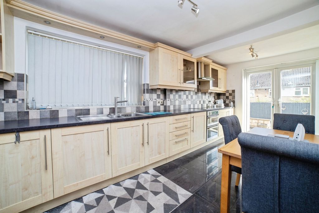 Property photo 3 of 17 Photo