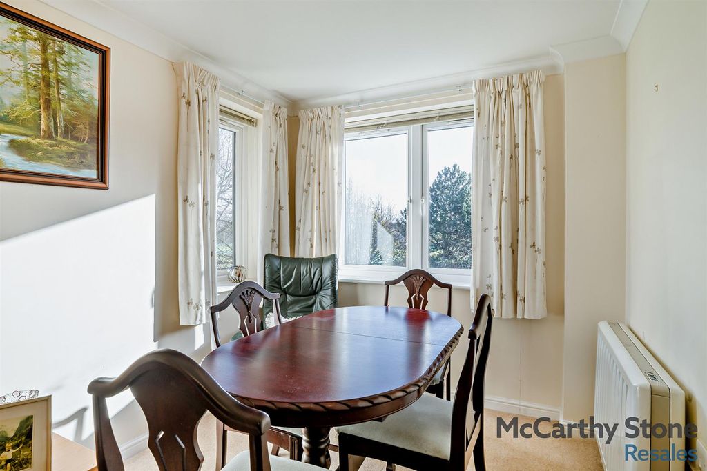 Property photo 3 of 14 Living Room