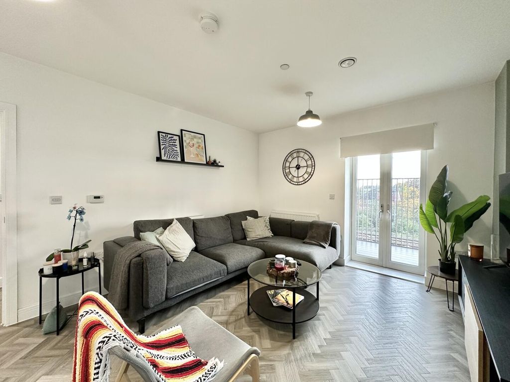 Property photo 3 of 20 Living Room