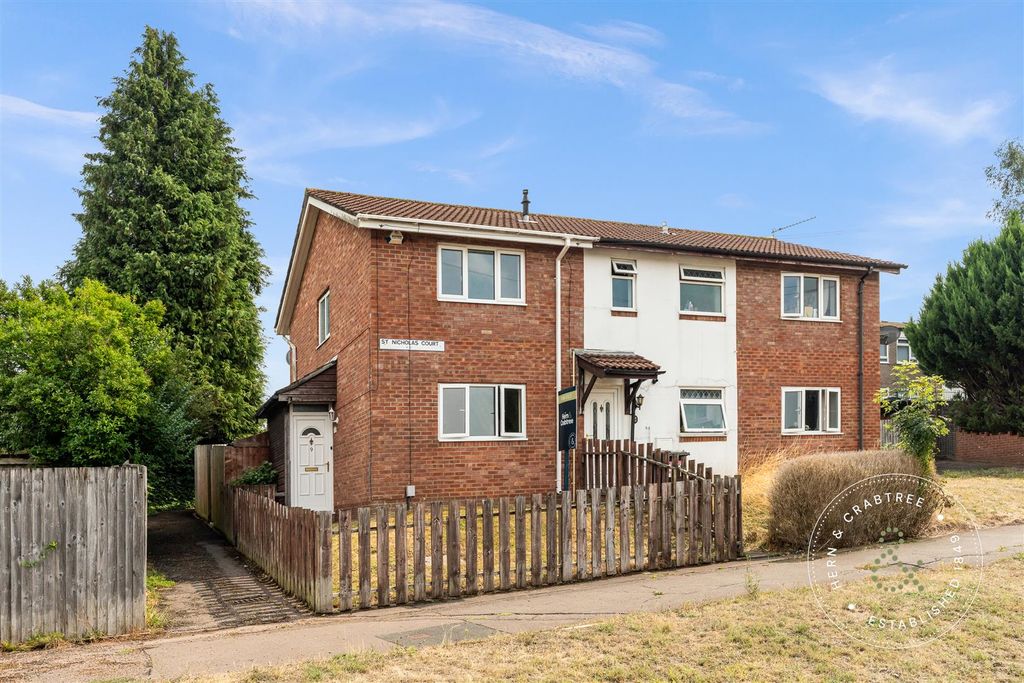 Property photo 1 of 28 St Nicholas Court, Herncrabtree (20).Jpg