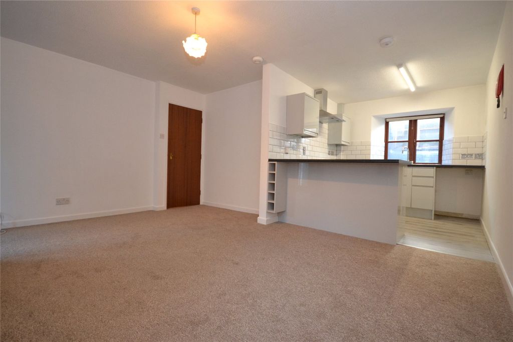 Property photo 3 of 7 Picture No. 02