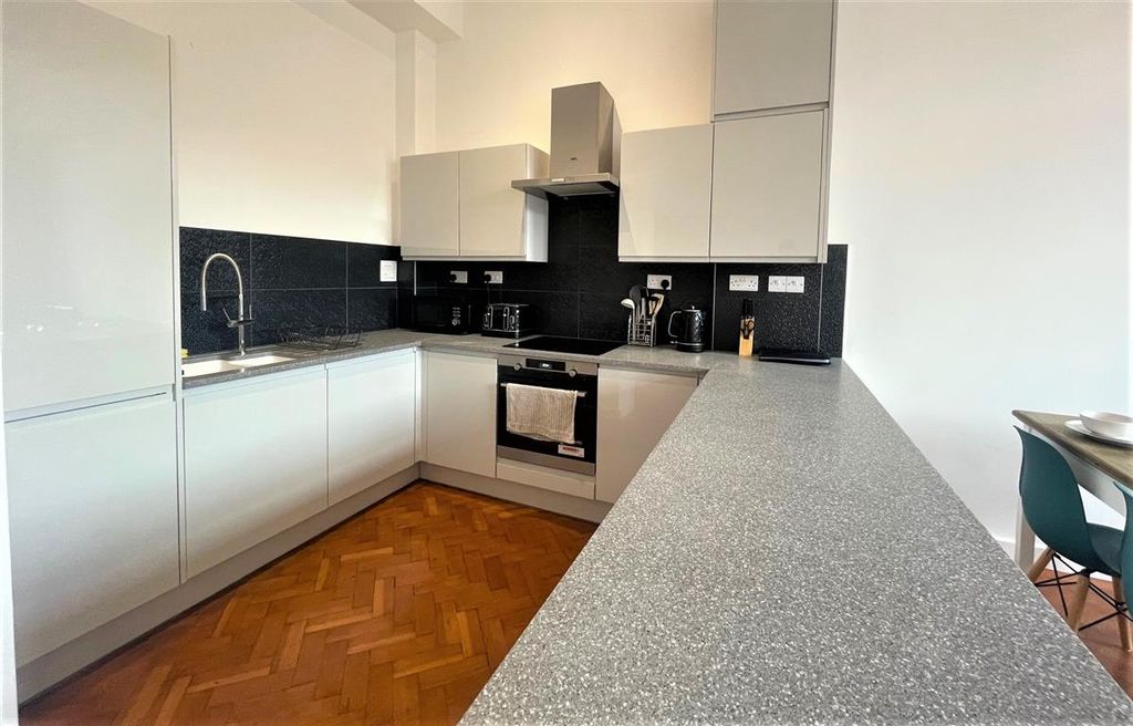 Property photo 2 of 7 Image