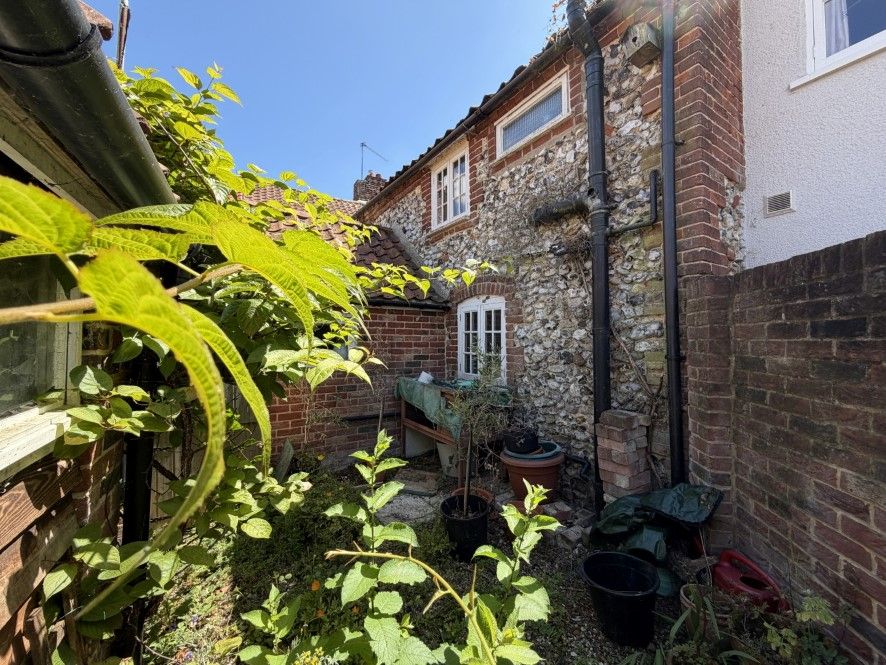 Property photo 2 of 8