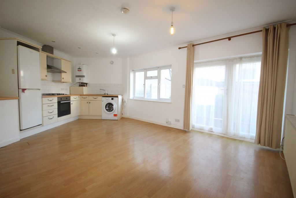 Property photo 3 of 7 Gallery