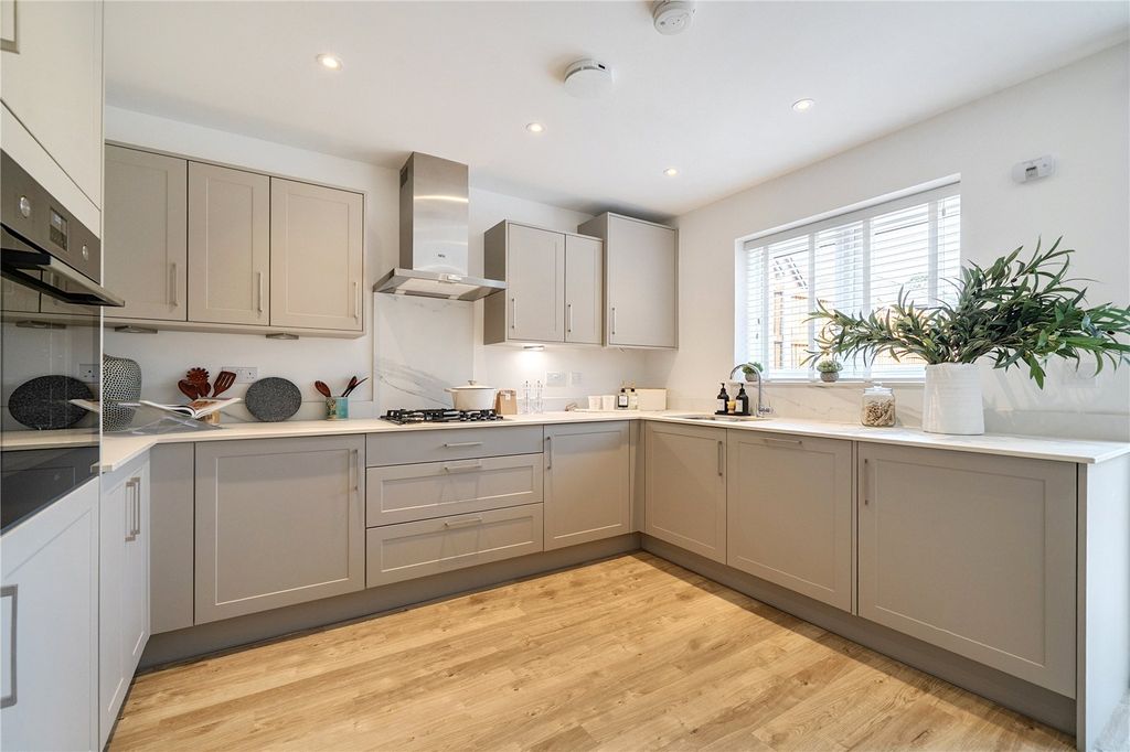 Property photo 3 of 12 Kitchen