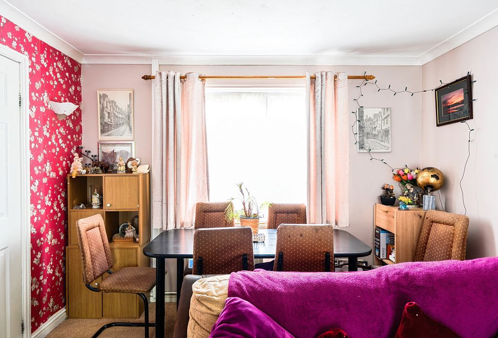 Property photo 3 of 13 Dining Area