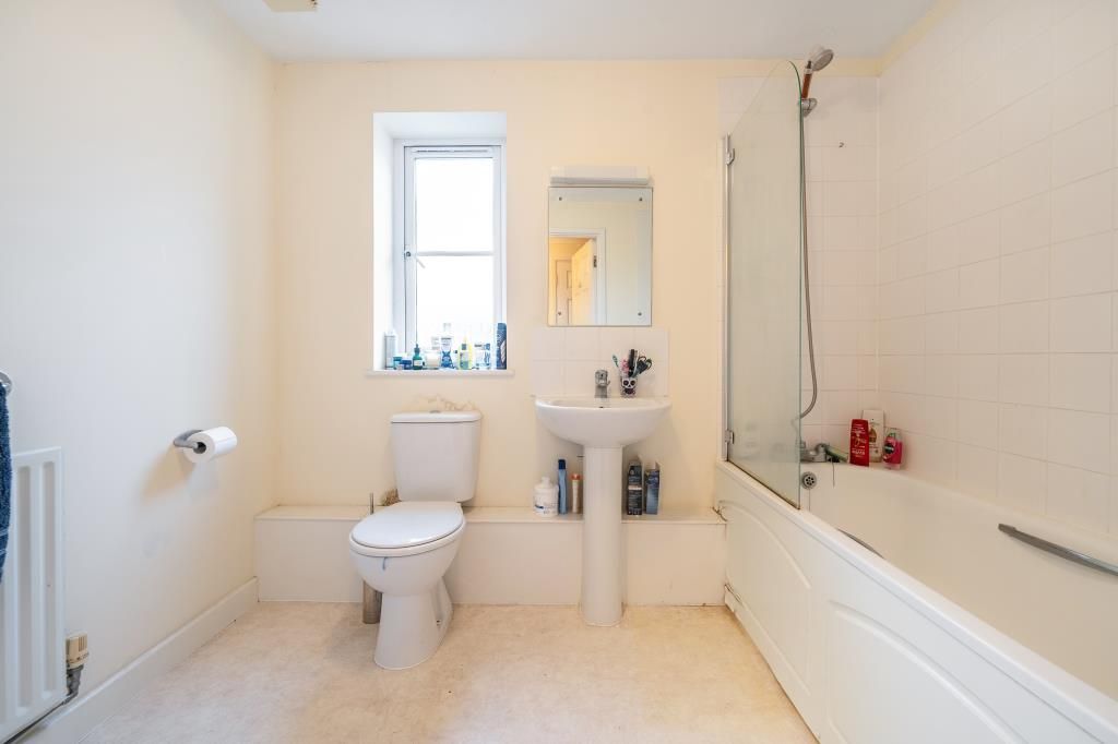 Property photo 3 of 20 Bathroom