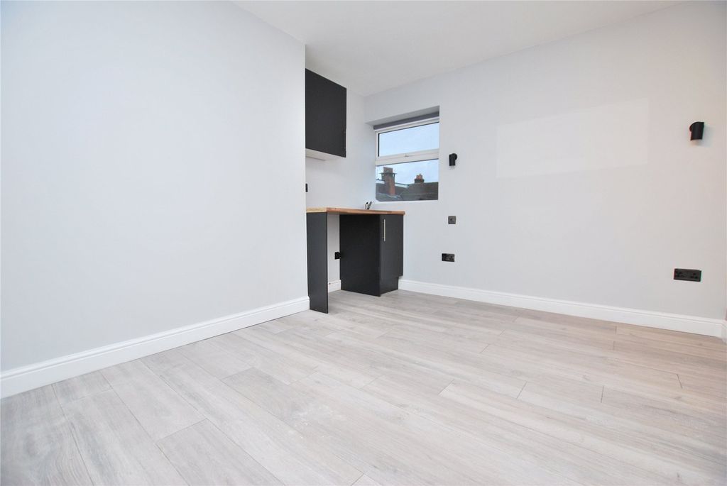 Property photo 1 of 4 Picture No. 04