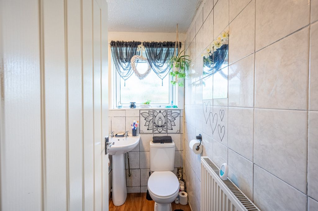 Additional image 12 of 2 bed flat for saleWarrix Avenue, Irvine KA12