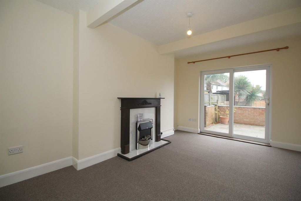 Property photo 2 of 26 Lounge