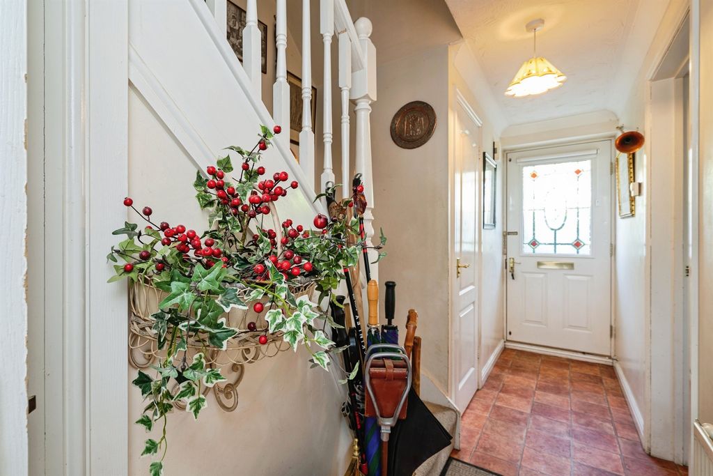 Property photo 2 of 41