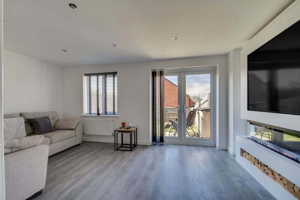 Property photo 3 of 30