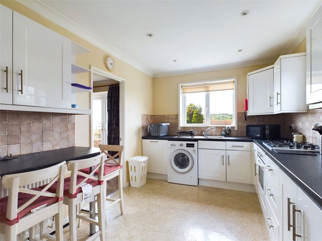Property photo 2 of 8 Kitchen