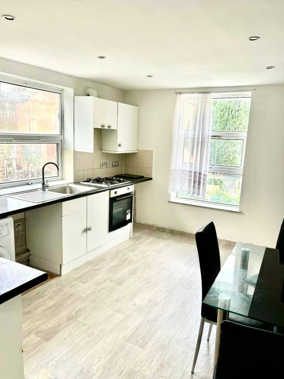 Property photo 3 of 7 Photo 1