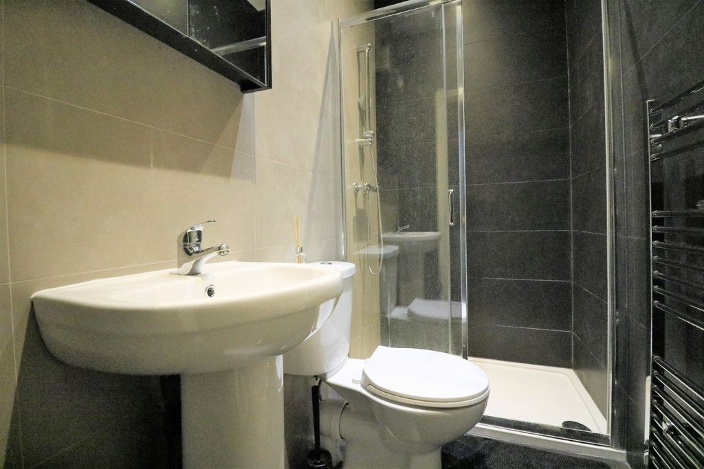 Property photo 3 of 6 3726743